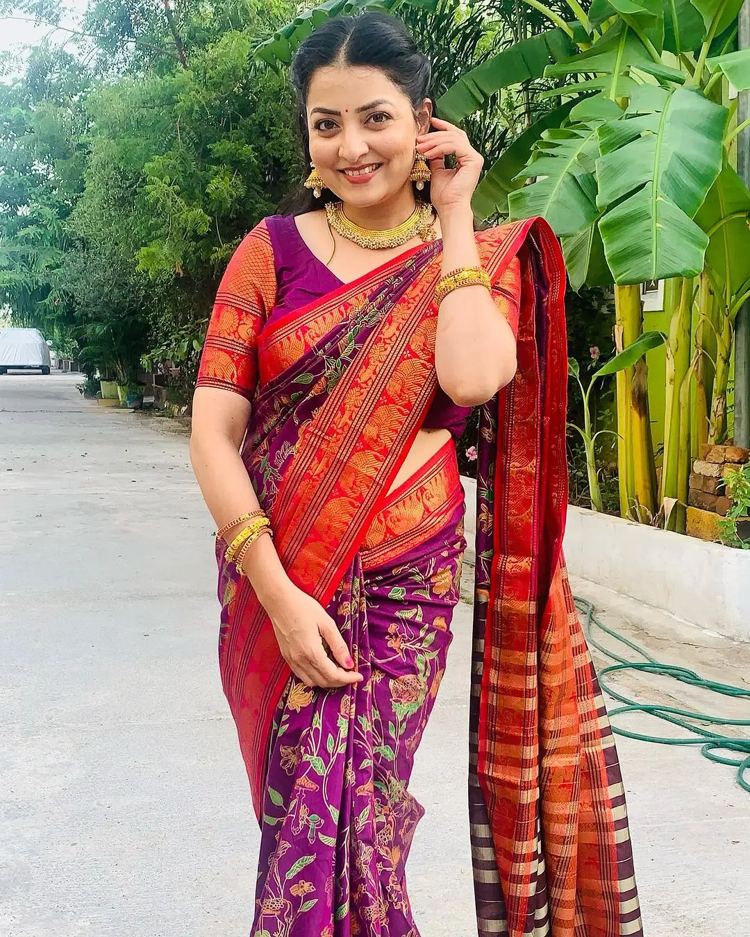 ETV Abhiruchi Madhuri Kandavalli In Traditional Violet Saree Red Blouse